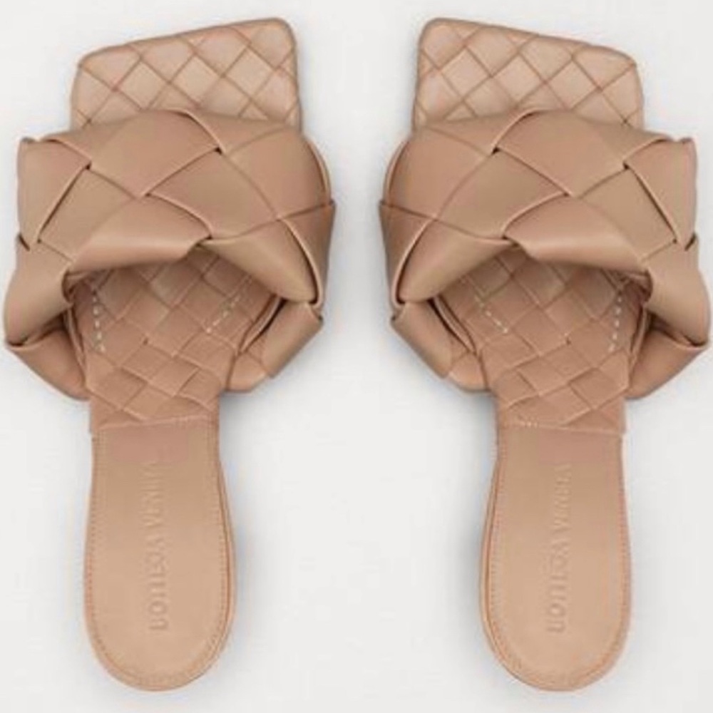 Bottega Veneta Lido Flats 39